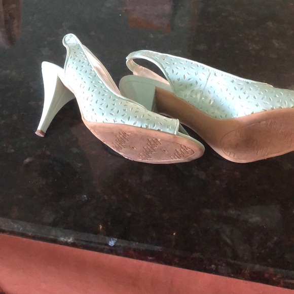 Shoes - Picture 3 of 4